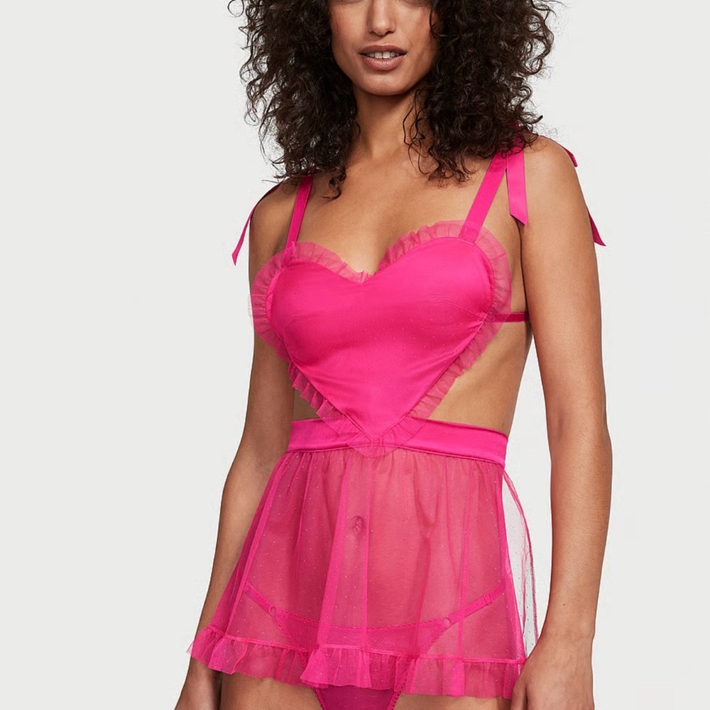 NWT Victoria’s Secret Tease Heart Dotted-Mesh Apron